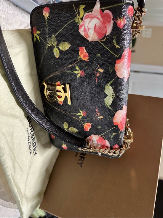 Burberry Handbags - Burberry crossbody bag